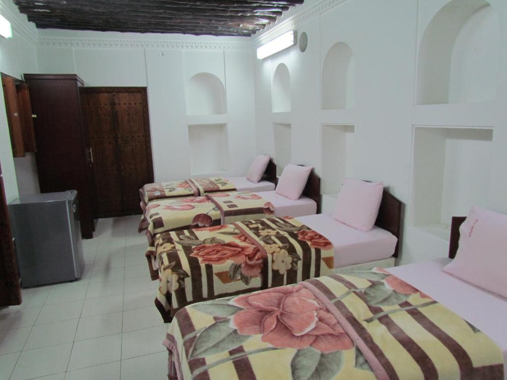 Sharjah Heritage Youth Hostel Номер фото